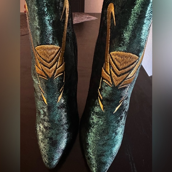 Marvel Her Universe “Loki” heel Bootie . Metallic Green & Gold Size 8 NEW - Picture 2 of 11